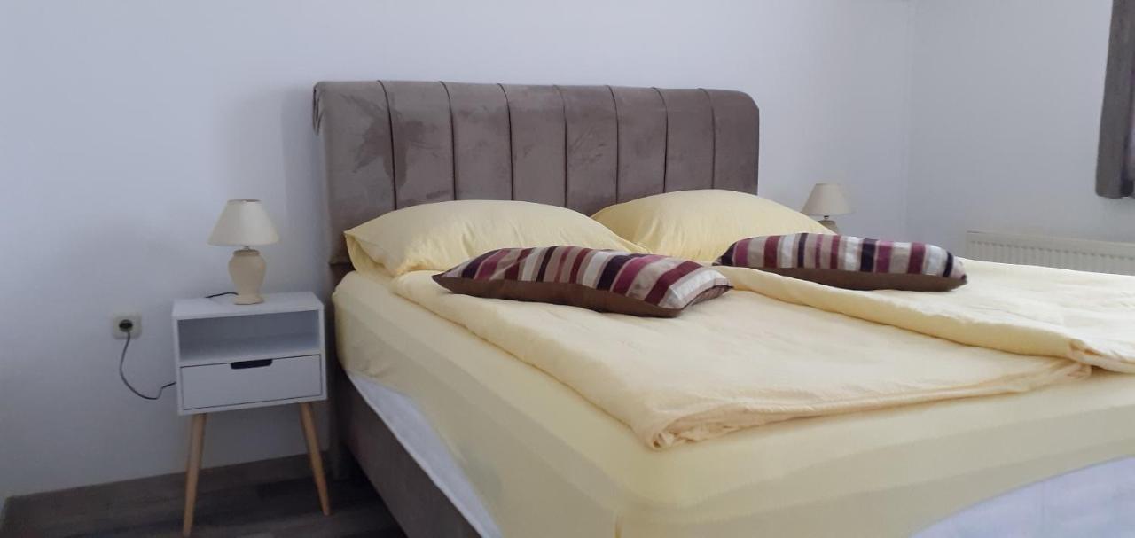 Guesthouse Sara Grabovac  Ngoại thất bức ảnh