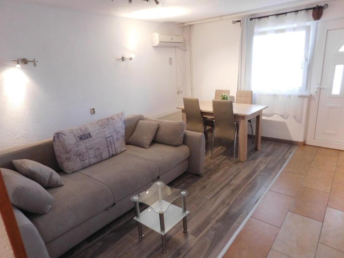 Guesthouse Sara Grabovac  Ngoại thất bức ảnh