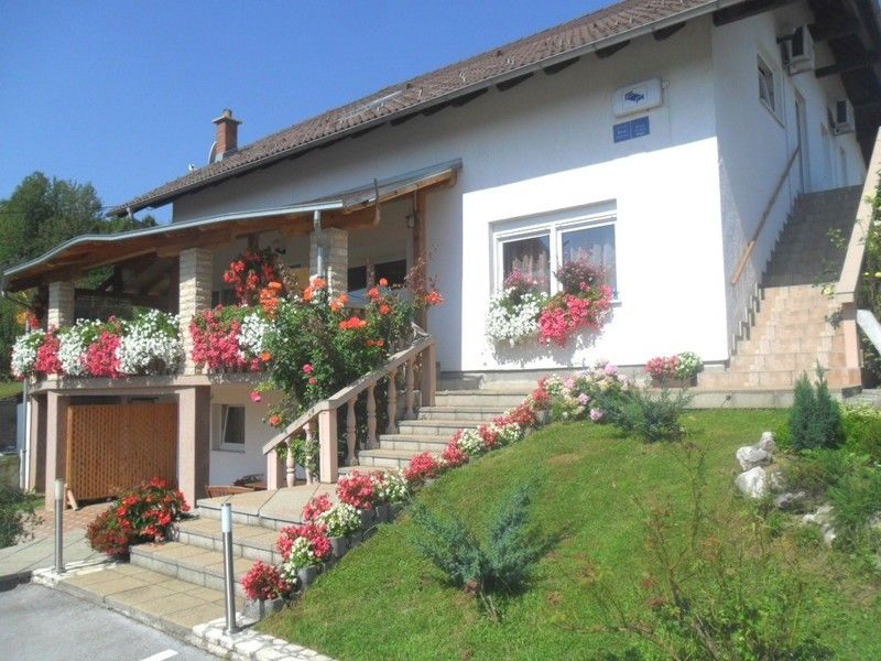 Guesthouse Sara Grabovac  Ngoại thất bức ảnh