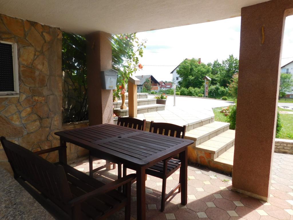 Guesthouse Sara Grabovac  Ngoại thất bức ảnh