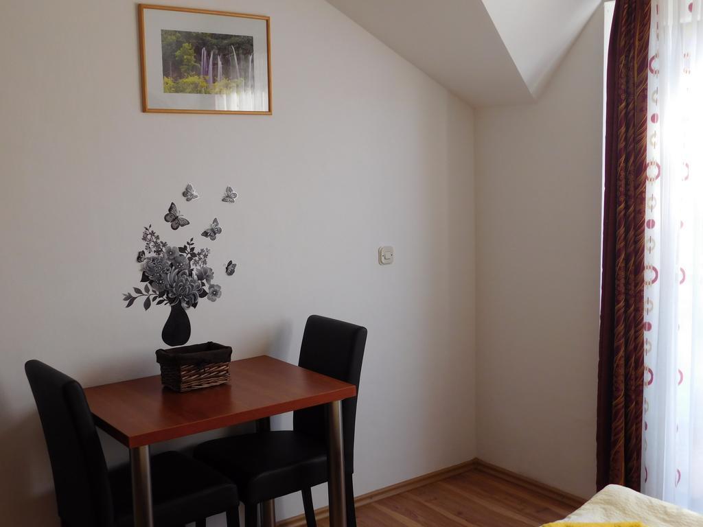 Guesthouse Sara Grabovac  Ngoại thất bức ảnh