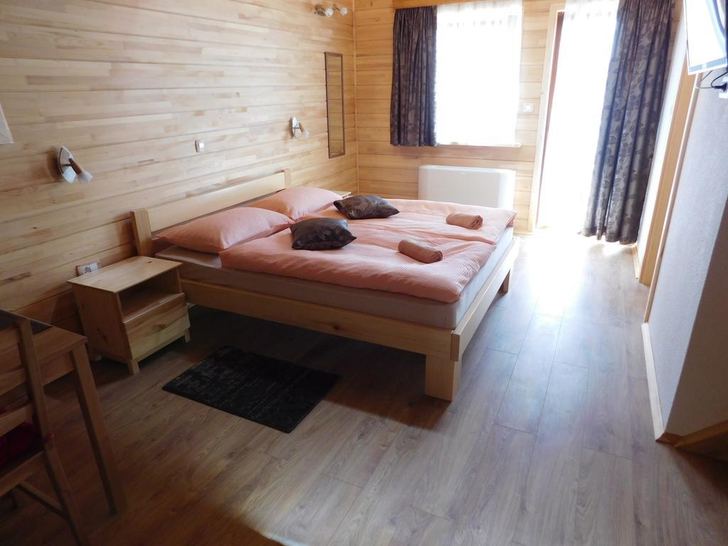 Guesthouse Sara Grabovac  Ngoại thất bức ảnh